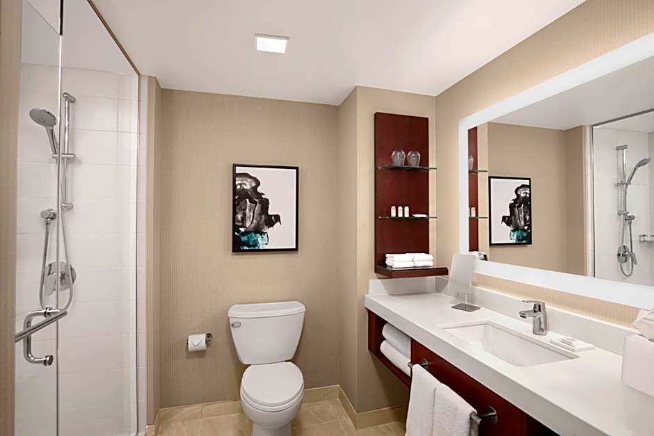 Delta Hotels by Marriott Thunder Bay