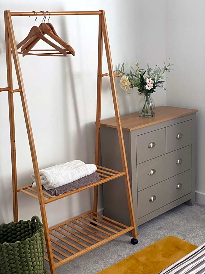 Peterborough City Center Near Healthcare Center One Bed apartment With Free Private Parking Contractors Locum Staff welcome