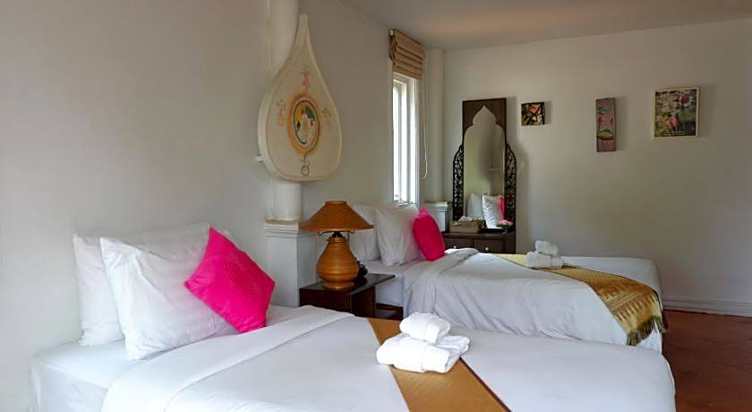 Ayutthaya Garden River Home