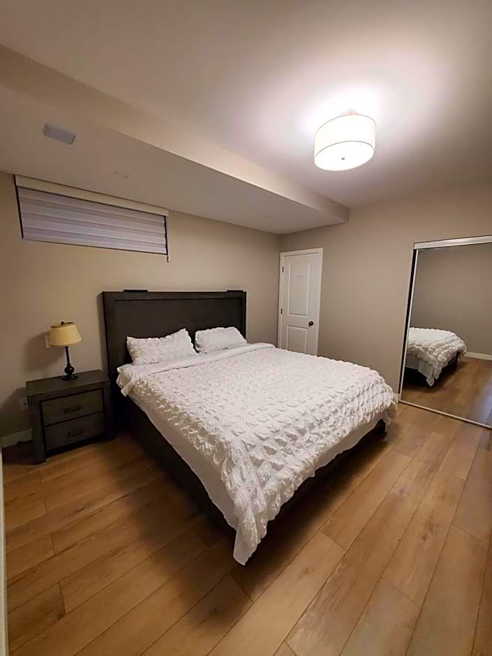 Private Entrance 2 Bed 1 Bath