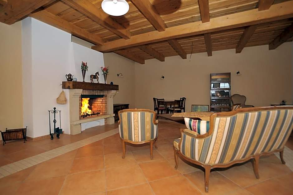 Hotelový a jezdecký areál Dvůr Krutěnice