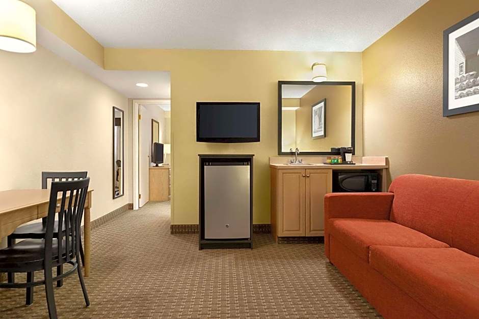 Travelodge Suites by Wyndham Moncton