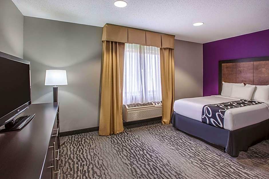 La Quinta Inn & Suites by Wyndham Erie
