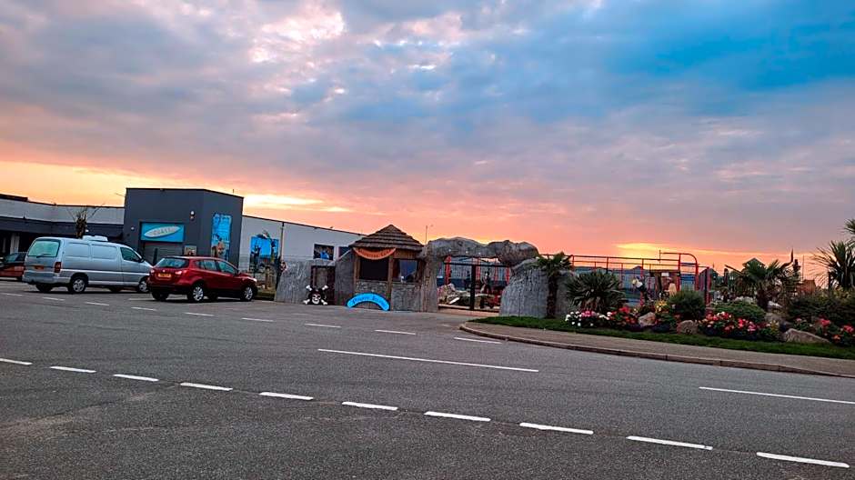 Lyons Robin Hood Holiday Park, The Shamrock Way