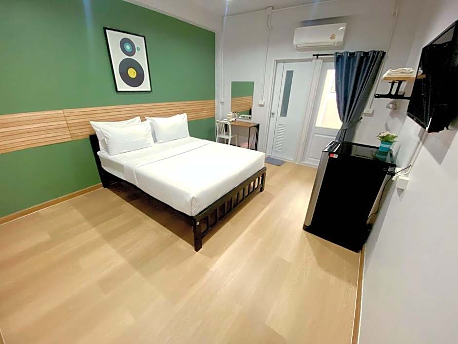 9TY hotel (ninety hotel)