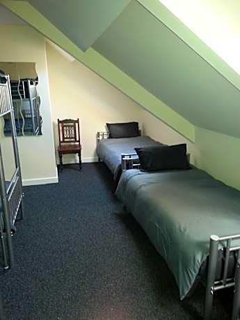 9 Bed Dorm
