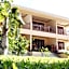 Pirogue Lodge