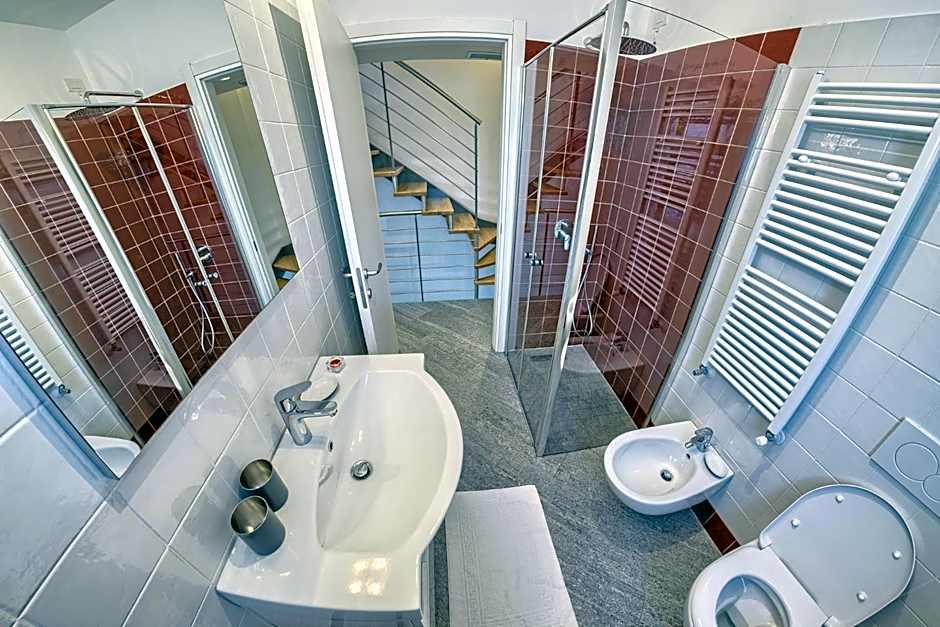 Rainbow Holiday Apartments Lake Como