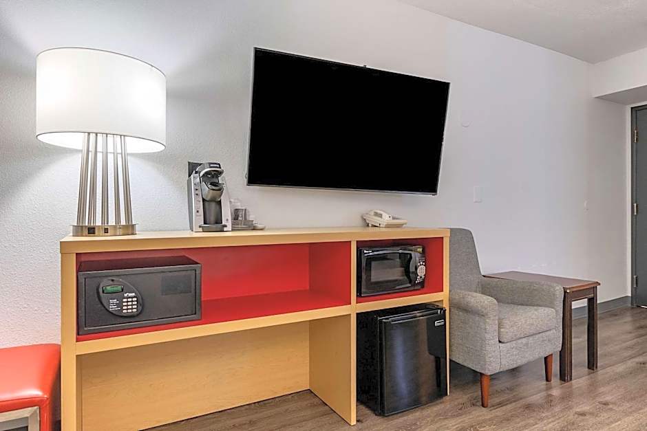Sleep Inn & Suites