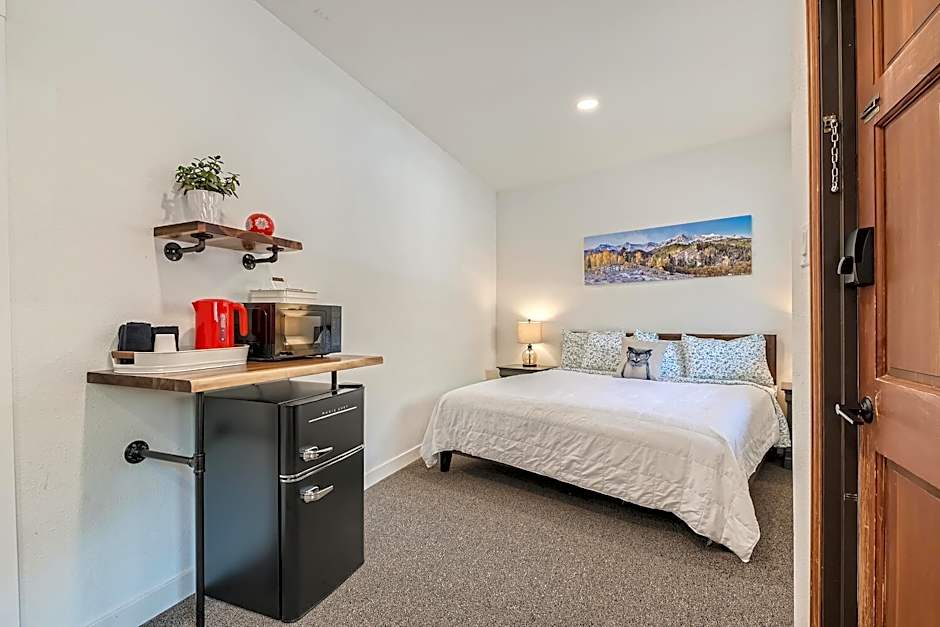 Photo 1 of 3 of 1 King Bed Suite