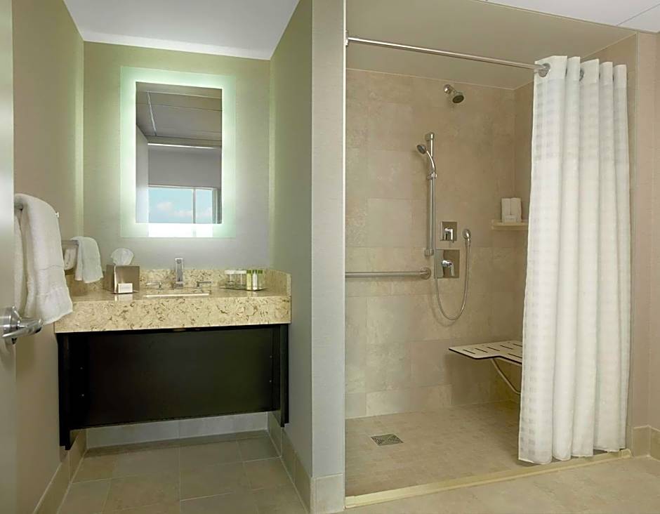 DoubleTree By Hilton Cedar Rapids Convention Complex