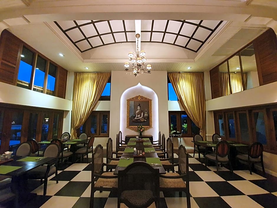 Le Palais Juliana Hotel