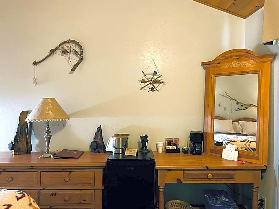 Whispering Pines Lodge