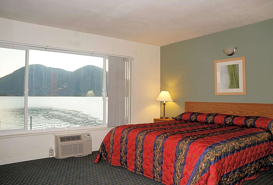 Lake Marina Inn