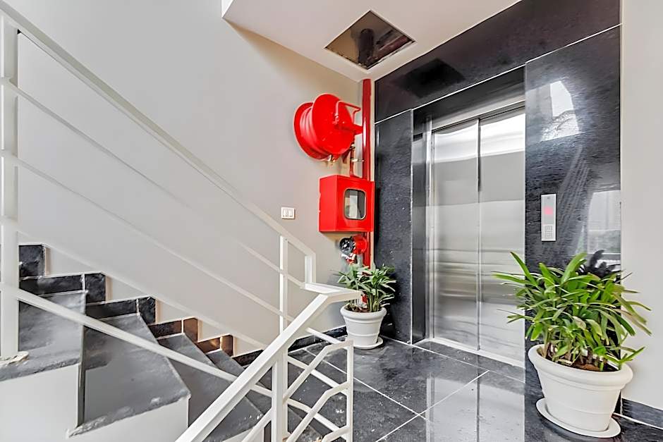 Townhouse Sector 49 Near Logix city centre