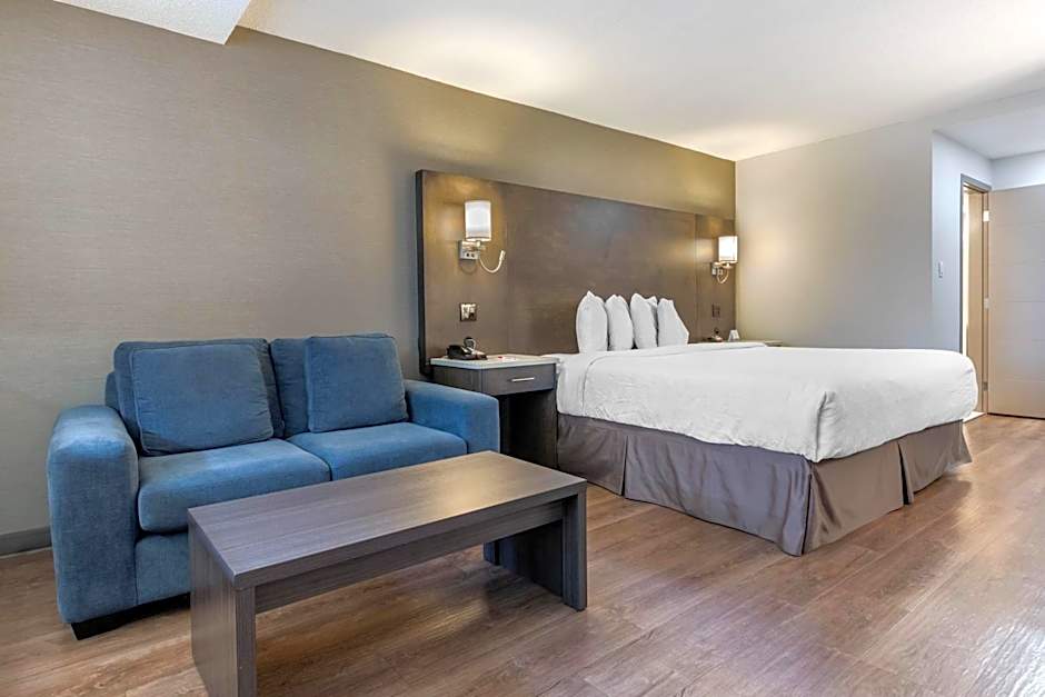 Super 8 by Wyndham Macleod Trail Calgary