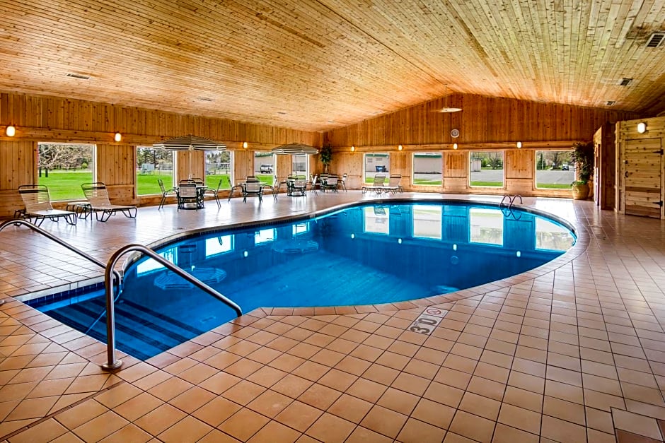Boarders Inn & Suites by Cobblestone Hotels - Superior/Duluth