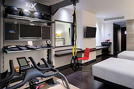 2 Twin Bed Fitness Room W/ Trx - Pull Up Bar