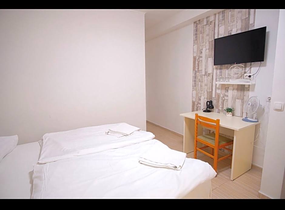 Easy Star Hotel