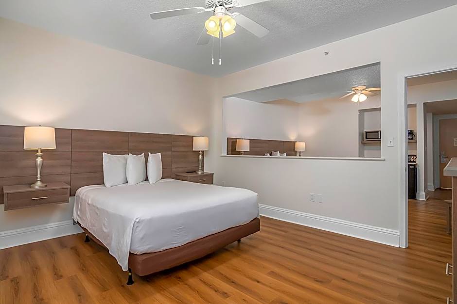 Naples Park Central Hotel