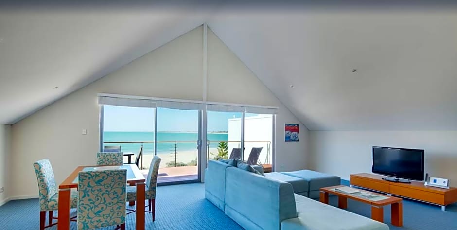Villa 2 Bedroom, Beachfront — 1 fotoğraftan 1. fotoğraf