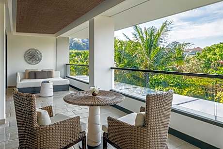 The Pavilion Signature Suite with Free Daily Resort Activity