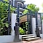 1825 Gallery Hotel