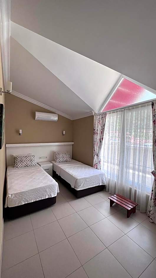 Mimoza Hotel