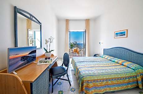 Double or Twin Room with Side Sea View