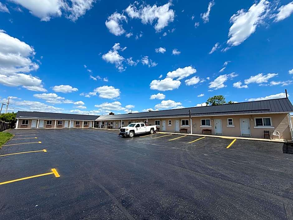 Perth Plaza Inn & Suites