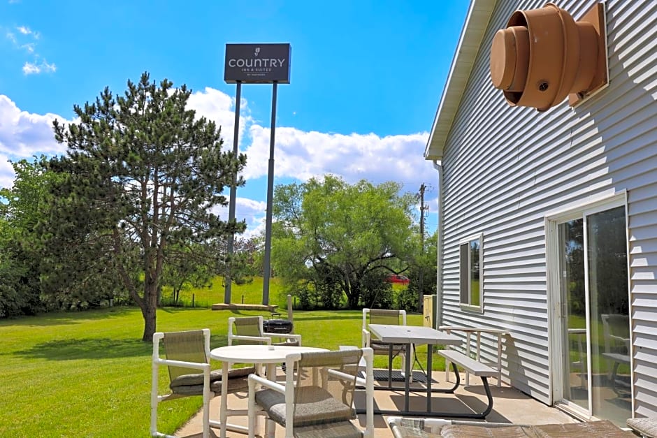 Country Inn & Suites by Radisson, Sparta, WI