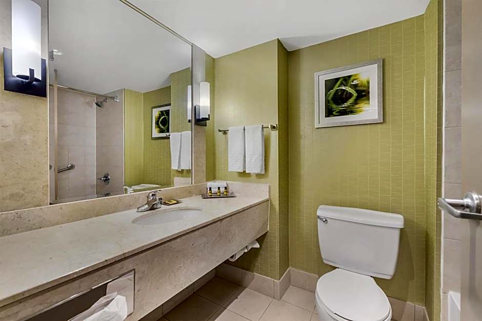 Best Western Plus Waterfront Hotel