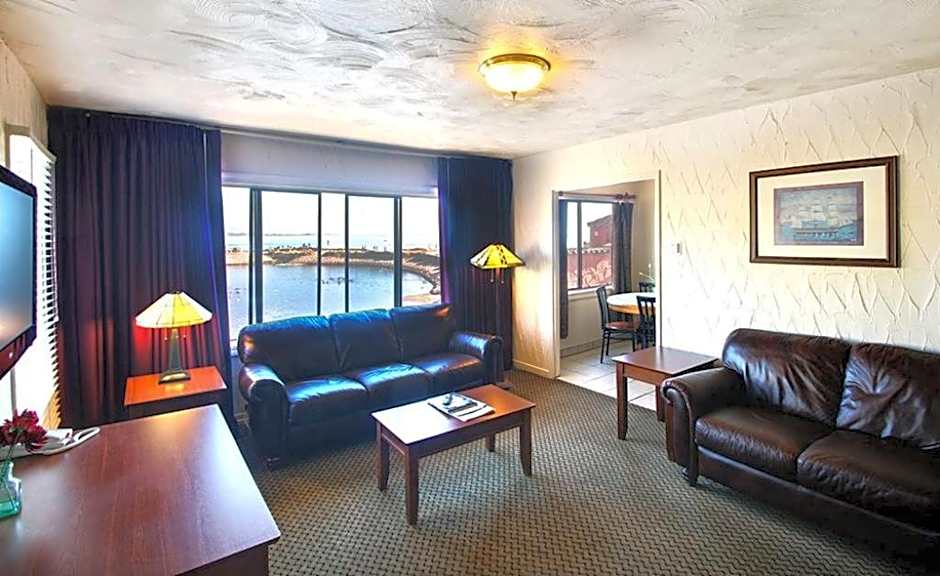 Capitola Venetian Hotel