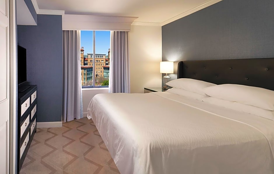 Melrose Georgetown Hotel