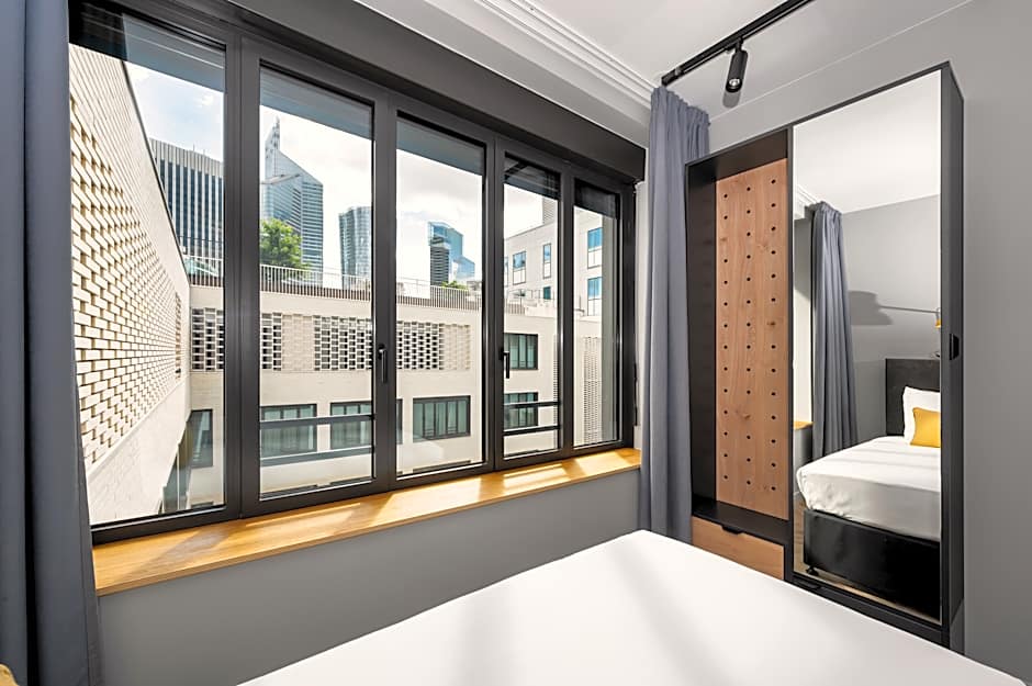 Staycity Aparthotels Paris La Defense