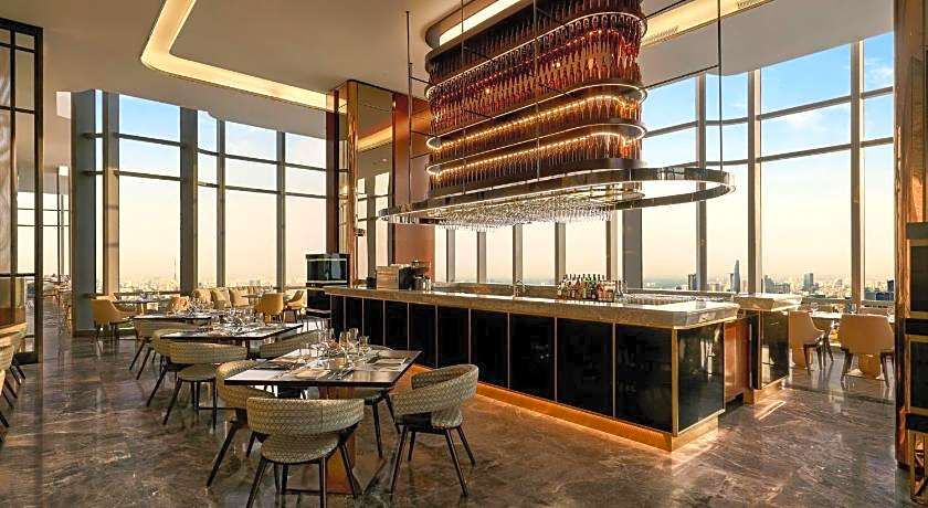 Vinpearl Landmark 81, Autograph Collection