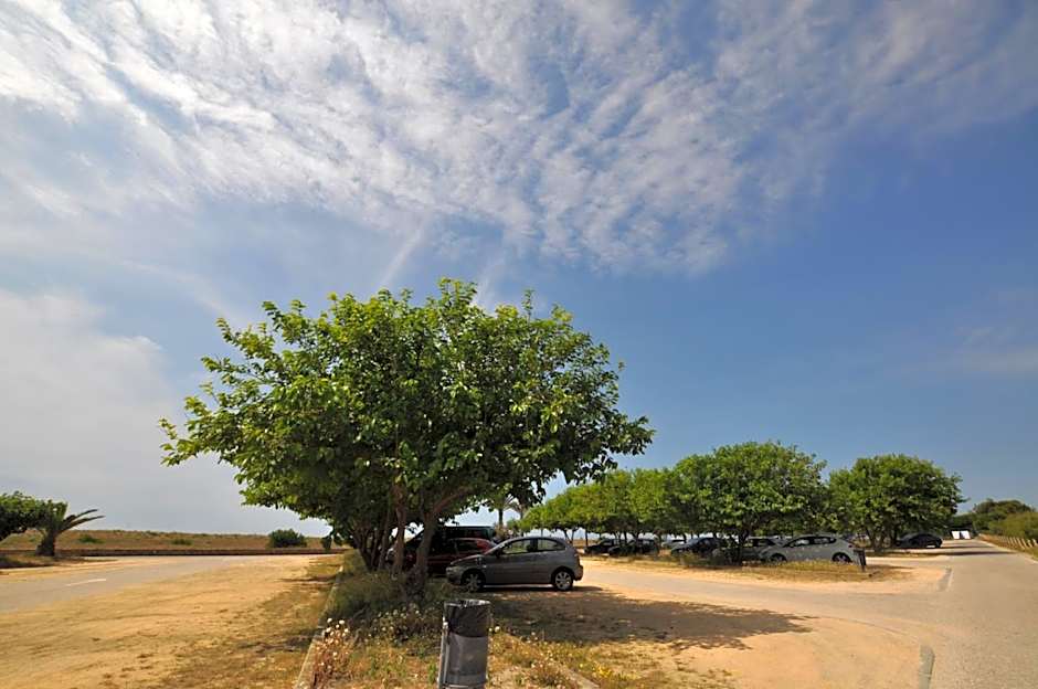 Airhostel Barcelona Airport 24h