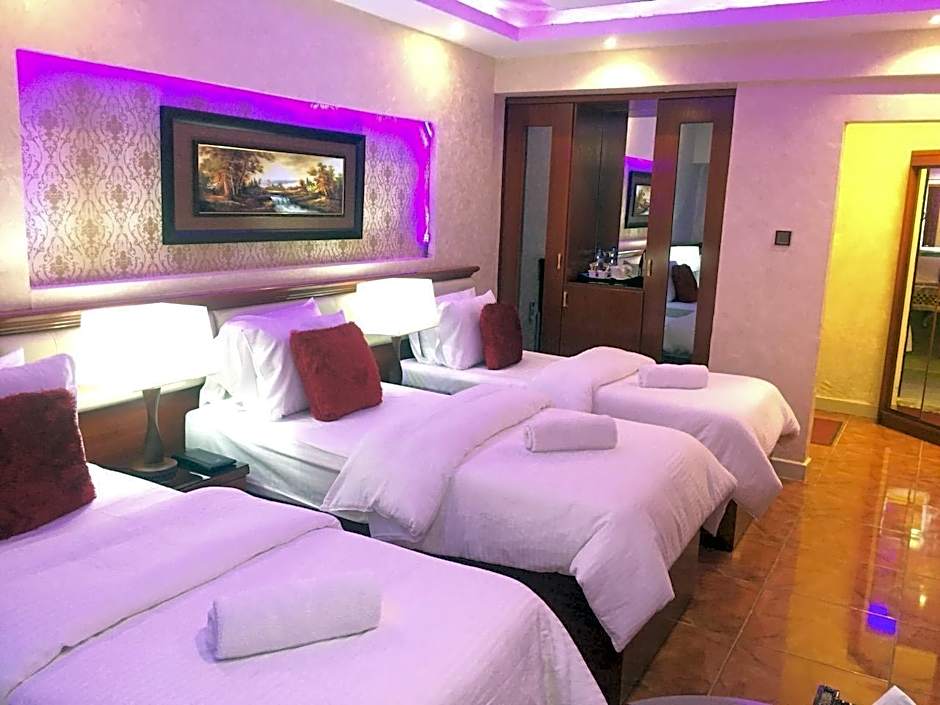 OYO 338 Transworld Hotel