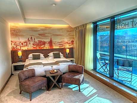 Deluxe Double or Twin Room with Balcony