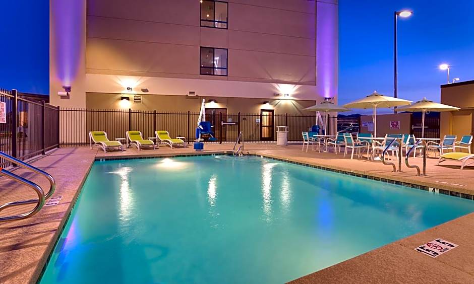 Holiday Inn Express & Suites Phoenix West - Buckeye By IHG