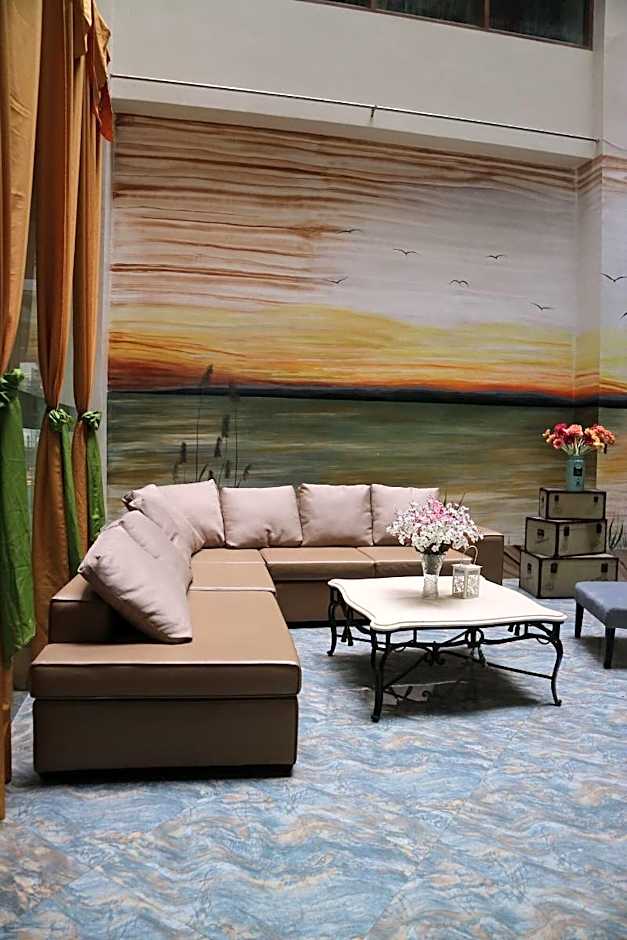 Paragon Hotel And Suites