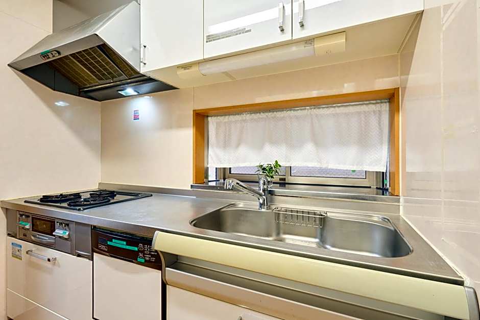J-2S JR Yamanote Komagome, 3 storey 101sq 4BR, FreePark