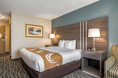 1 King Bed Nonsmoking