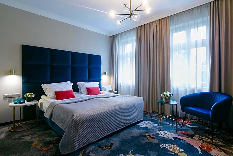 Queen Boutique Hotel
