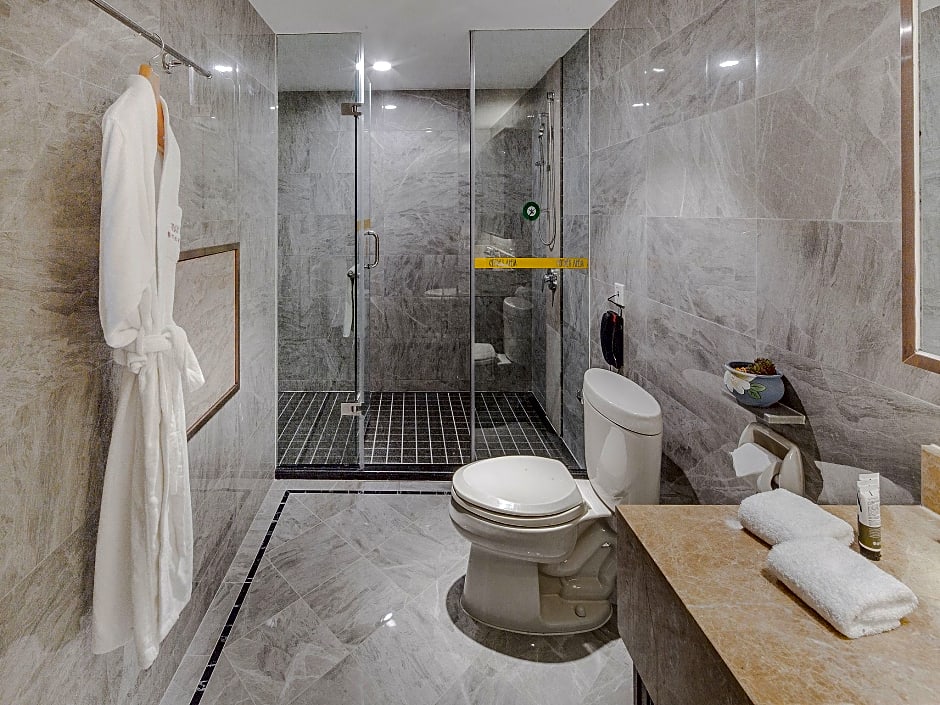 Chongqing Golden View Hotel