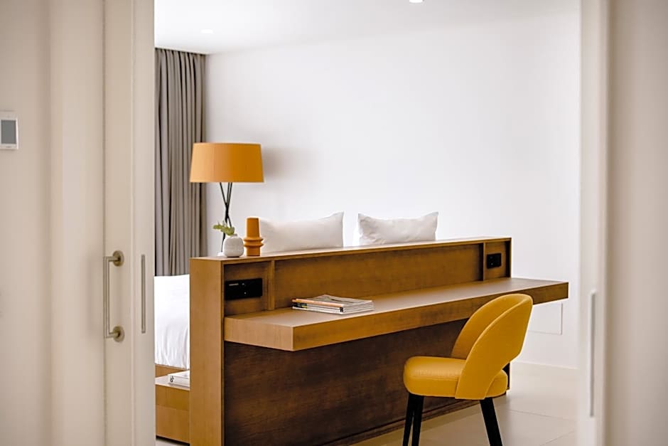 THE FLAG HOTEL Marbella, Estepona Adult Recommended
