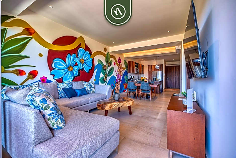 Cozy Apt with Private Terrace - Rooftop Pool