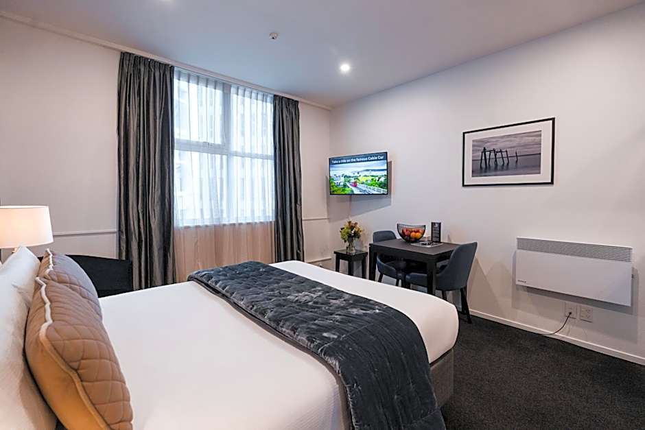 Gilmer Apartment Hotel