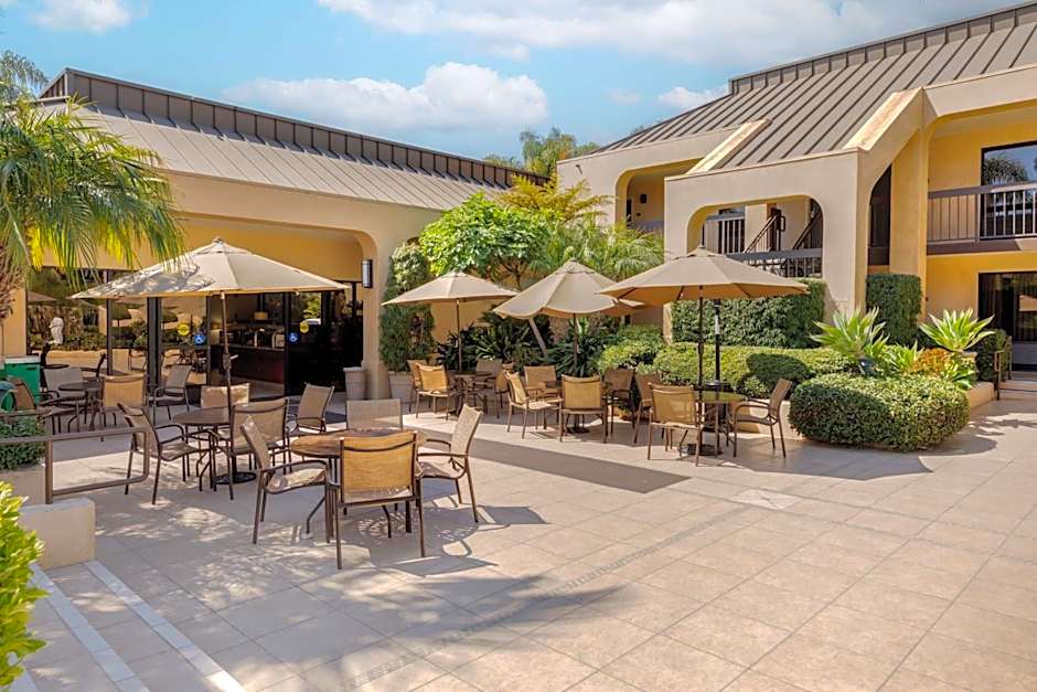 Best Western Plus South Coast Inn