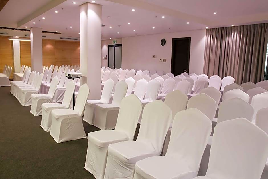 Legend Hotel Lagos Airport, Curio Collection By Hilton